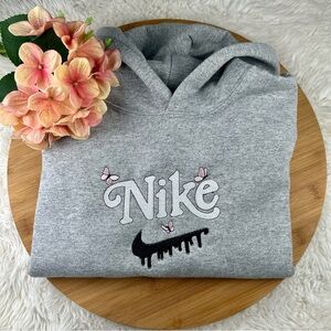 UNISEX BUTTERFLIES EMBROIDERY HOODIE SWEATER